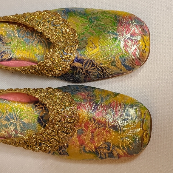 Vintage 1960's Oophies brocade slippers * gold multicolor * 7.5 N - Picture 6 of 11